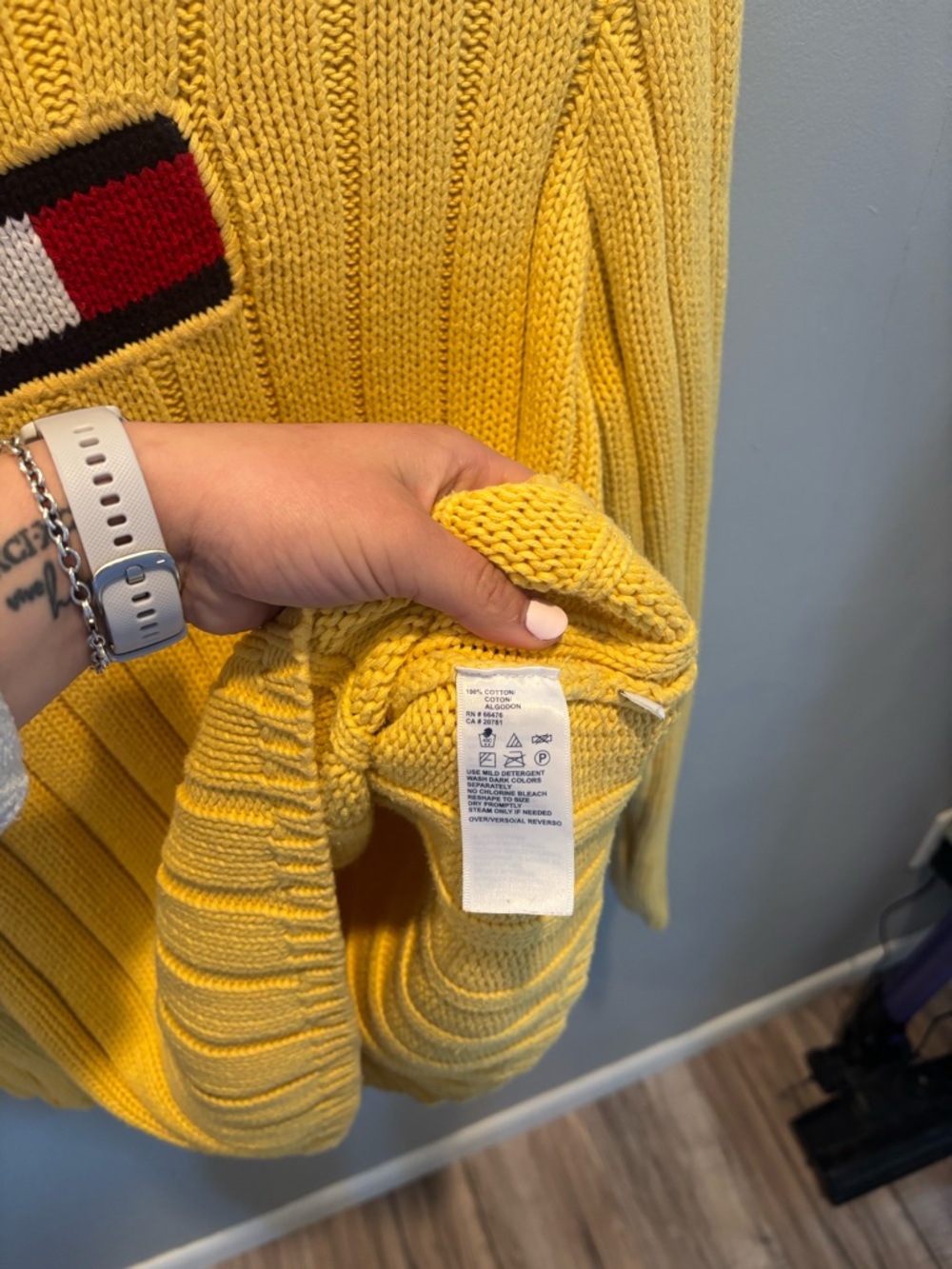 Tommy Hilfiger Yellow Ribbed Crewneck Sweater with Flag Logo - Picture 4 of 4